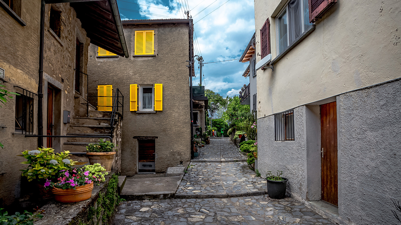 Contrada Baregott, Aldesago. Direzione fermata Funicolare Monte Brè - @ Alessandro Rabaglio